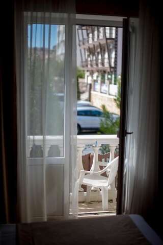 Гостевой дом Южная Дача Геленджик Двухместный номер эконом с 1 кроватью или 2 отдельными кроватями-14